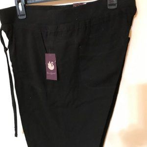 Gloria Vanderbilt Walking Shorts NWT, Black.  Size 10